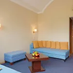 Lakitira Hotel